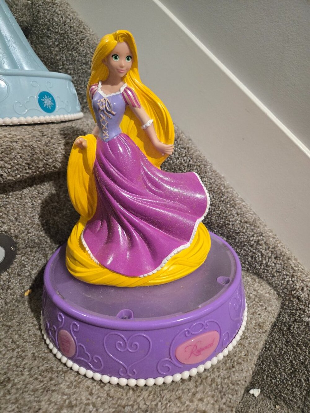 Disney Tangled Singing Rapunzel Piggy Bank | Musical Coin Bank